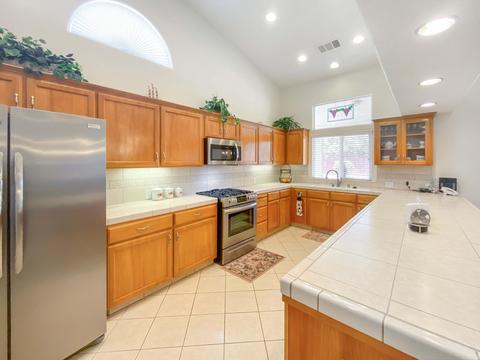 1122 E Arlen Ave, Visalia, CA 93292 photo 8