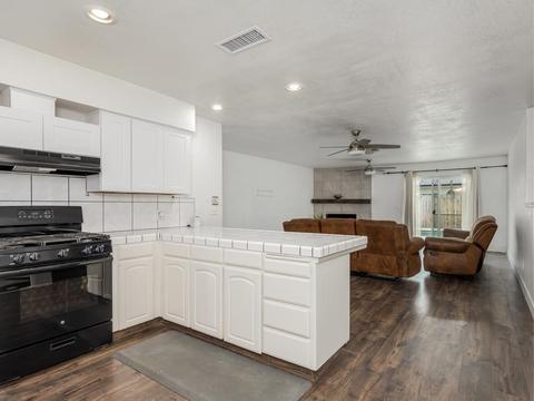 1130 Redwood Ln, Lemoore, CA 93245 photo 11
