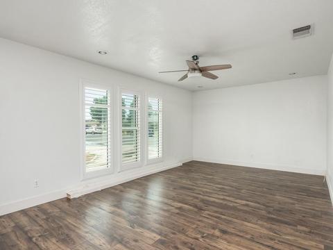 1130 Redwood Ln, Lemoore, CA 93245 photo 4