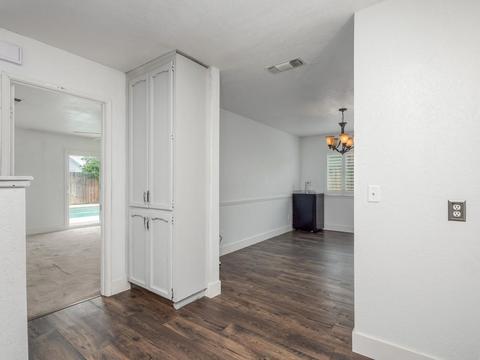 1130 Redwood Ln, Lemoore, CA 93245 photo 12