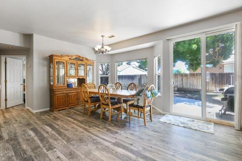 1110 Cinnamon Dr, Lemoore, CA 93245 photo 16