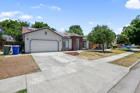 1110 Cinnamon Dr, Lemoore, CA 93245 photo 1