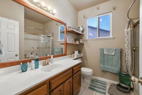 1110 Cinnamon Dr, Lemoore, CA 93245 photo 9
