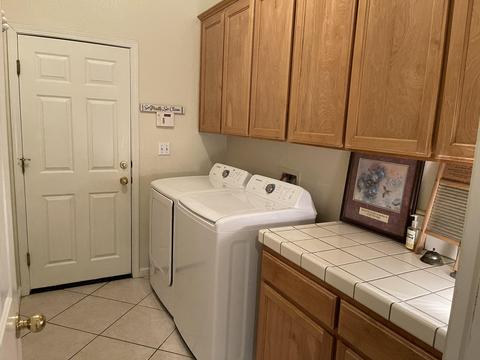 907 E Chestnut Ct, Visalia, CA 93292 photo 27