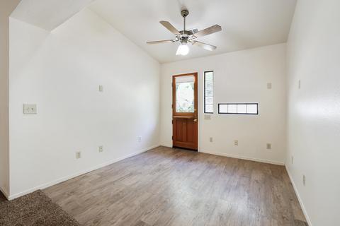 1515 E Castleview Ave, Visalia, CA 93292 photo 21