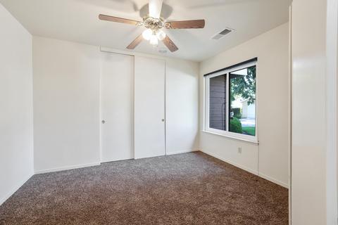 1515 E Castleview Ave, Visalia, CA 93292 photo 16
