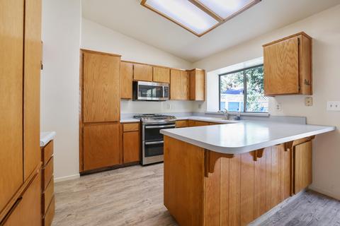 1515 E Castleview Ave, Visalia, CA 93292 photo 12