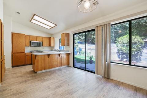 1515 E Castleview Ave, Visalia, CA 93292 photo 9