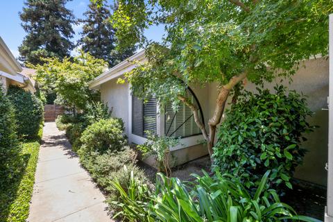 1343 E Castlecrest Ave, Visalia, CA 93292 photo 5