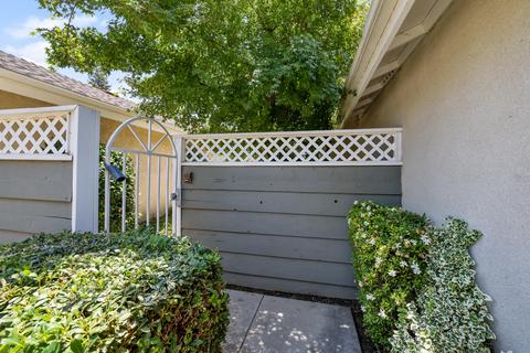 1343 E Castlecrest Ave, Visalia, CA 93292 photo 4