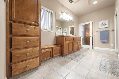2424 E Laura Ct, Visalia, CA 93292 photo 49