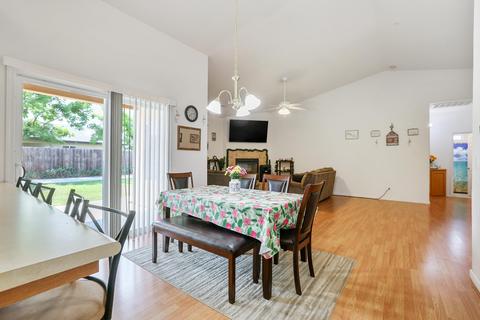 30675 Kit Fox Ct, Visalia, CA 93291 photo 12