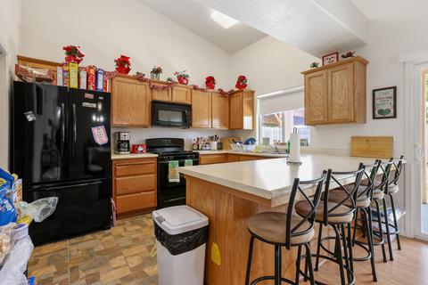 30675 Kit Fox Ct, Visalia, CA 93291 photo 13