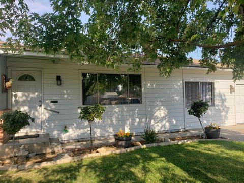 836 Post St, Sanger, CA 93657 photo 3