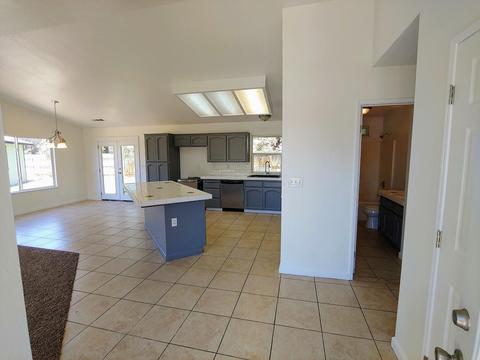 537 Cosart Ct, Exeter, CA 93221 photo 2