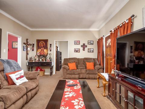209 E Merced St, Avenal, CA 93204 photo 3