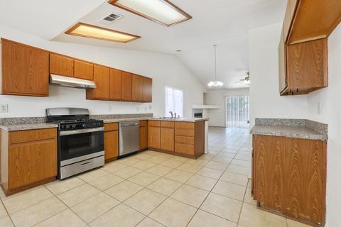 2017 E Pershing Ave, Visalia, CA 93292 photo 10