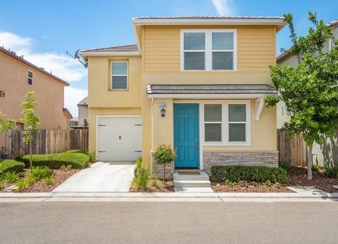 1354 Royalty Way, Clovis, CA 93619 photo 1