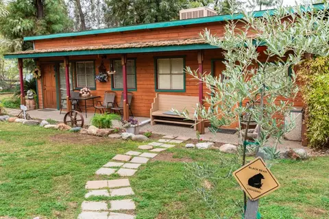 40279 Sierra Dr, Three Rivers, CA 93271 photo 3