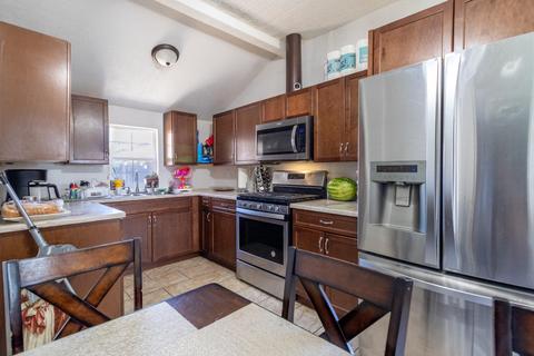 334 N A St, Tulare, CA 93274 photo 6