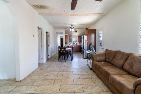 334 N A St, Tulare, CA 93274 photo 4