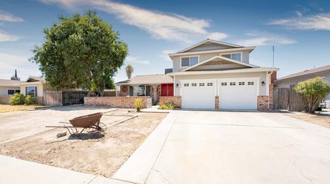 679 Tamarack Ln, Lemoore, CA 93245 photo 2