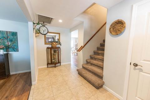 679 Tamarack Ln, Lemoore, CA 93245 photo 5