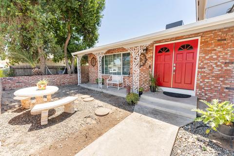 679 Tamarack Ln, Lemoore, CA 93245 photo 3