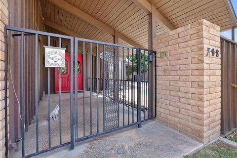 708 W Pine St, Exeter, CA 93221 photo 4
