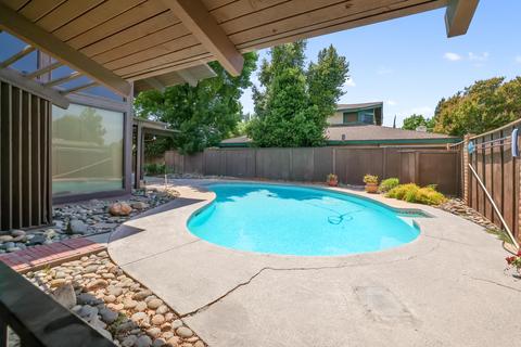 708 W Pine St, Exeter, CA 93221 photo 6