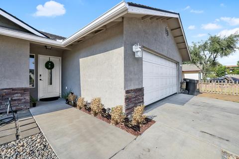 1318 Stinson Dr, Lemoore, CA 93245 photo 4
