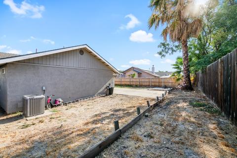 1318 Stinson Dr, Lemoore, CA 93245 photo 31