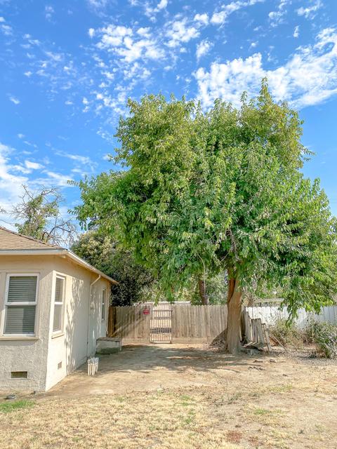 1023 E Cross Ave, Tulare, CA 93274 photo 5