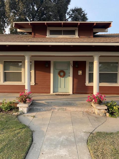 752 E San Joaquin Ave, Tulare, CA 93274 photo 2