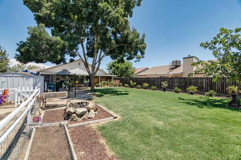 1438 Echo Ln, Hanford, CA 93230 photo 12