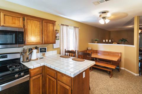 1438 Echo Ln, Hanford, CA 93230 photo 5