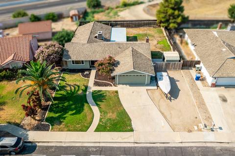 857 Tammy Ln, Lemoore, CA 93245 photo 4