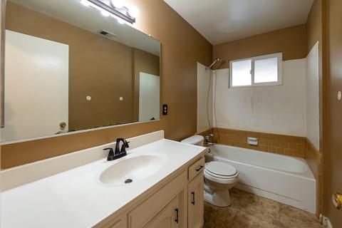 857 Tammy Ln, Lemoore, CA 93245 photo 16