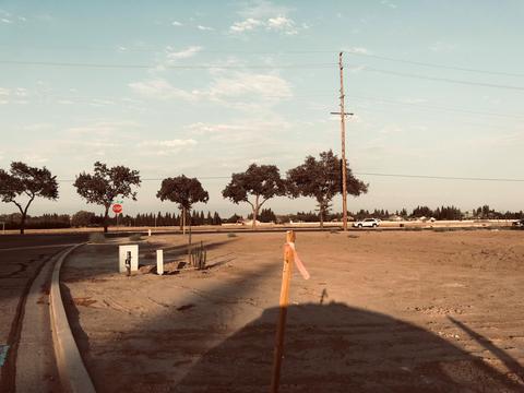 2835 E Paradise Ave, Visalia, CA 93292 photo 3
