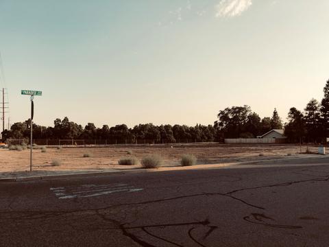 2835 E Paradise Ave, Visalia, CA 93292 photo 1