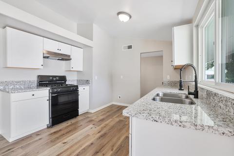 901 Elm St, Hanford, CA 93230 photo 8