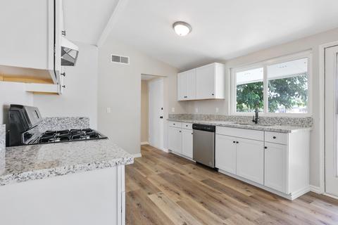 901 Elm St, Hanford, CA 93230 photo 9