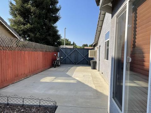 801 E Ferguson Ave, Visalia, CA 93292 photo 22