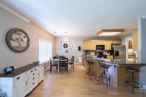 3401 E Grove Ave, Visalia, CA 93292 photo 24