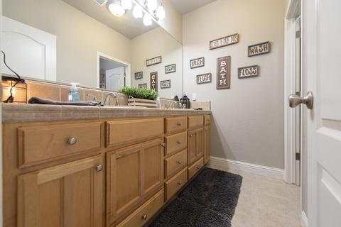 3401 E Grove Ave, Visalia, CA 93292 photo 58