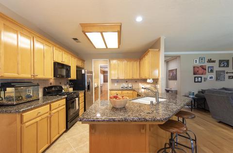 3401 E Grove Ave, Visalia, CA 93292 photo 29