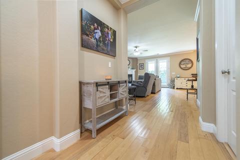 3401 E Grove Ave, Visalia, CA 93292 photo 20