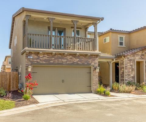 841 Lassen Ln W, Madera, CA 93636 photo 2