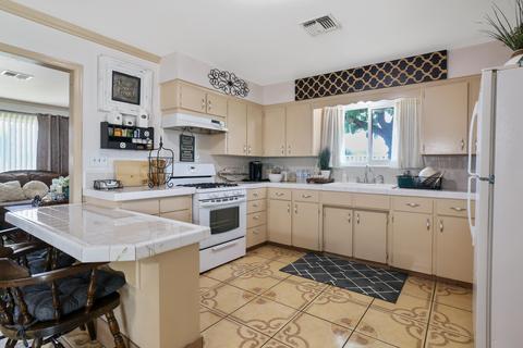 2912 E Laurel Ave, Visalia, CA 93292 photo 8