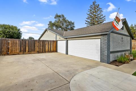 442 E Chevy Chase Dr, Tulare, CA 93274 photo 4